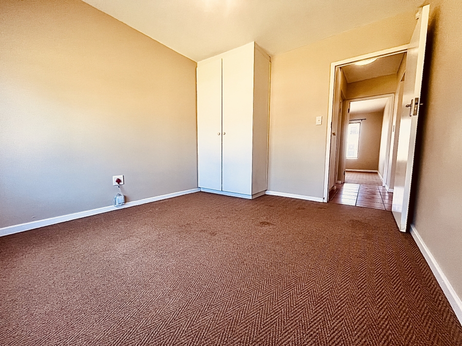 2 Bedroom Property for Sale in Sandbaai Western Cape